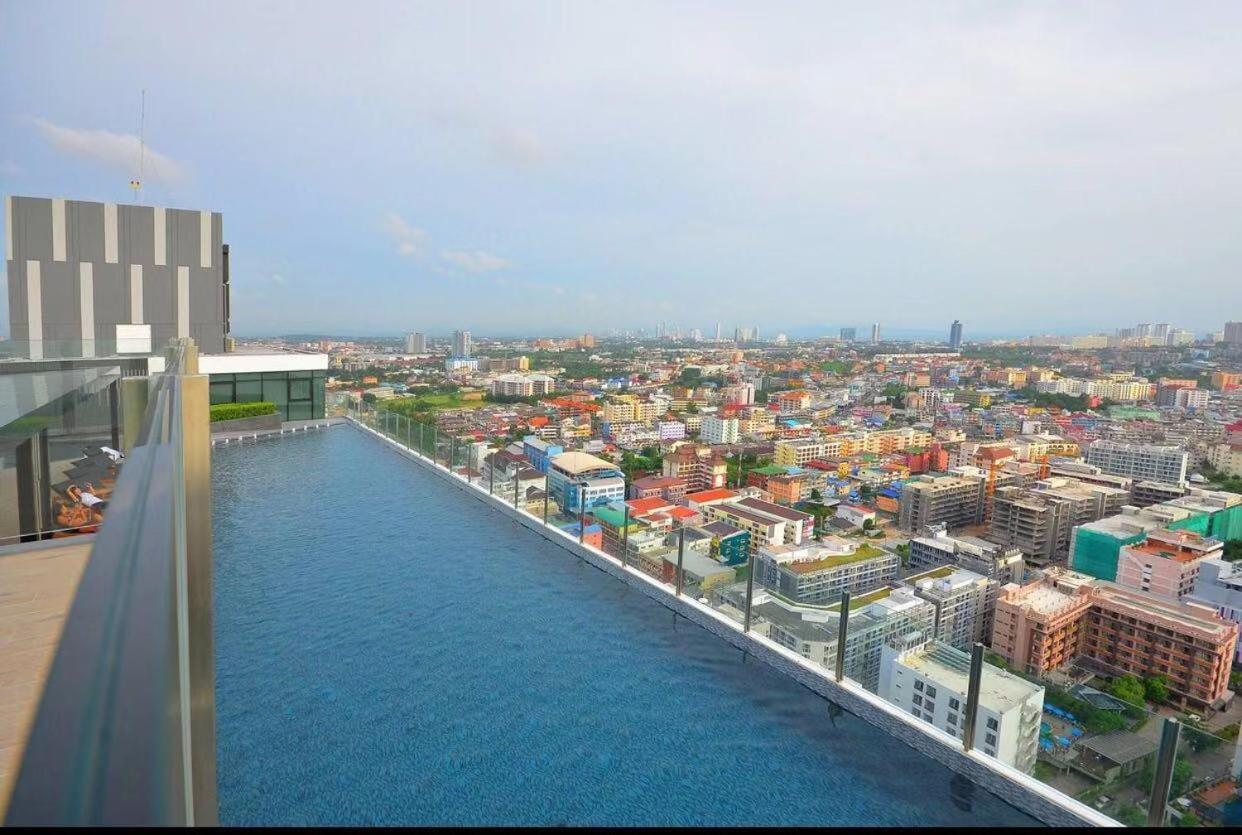 The Base Central Pattaya Seaview Luaran gambar
